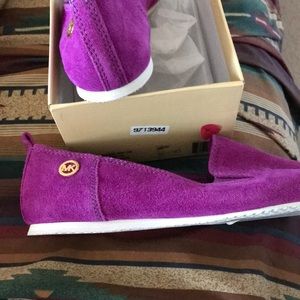 Brand new Michael Kors purple flats